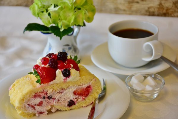 Bisquitrolle Kuchen Kaffee - Copyright: Pixabay - freie kommerzielle Nutzung